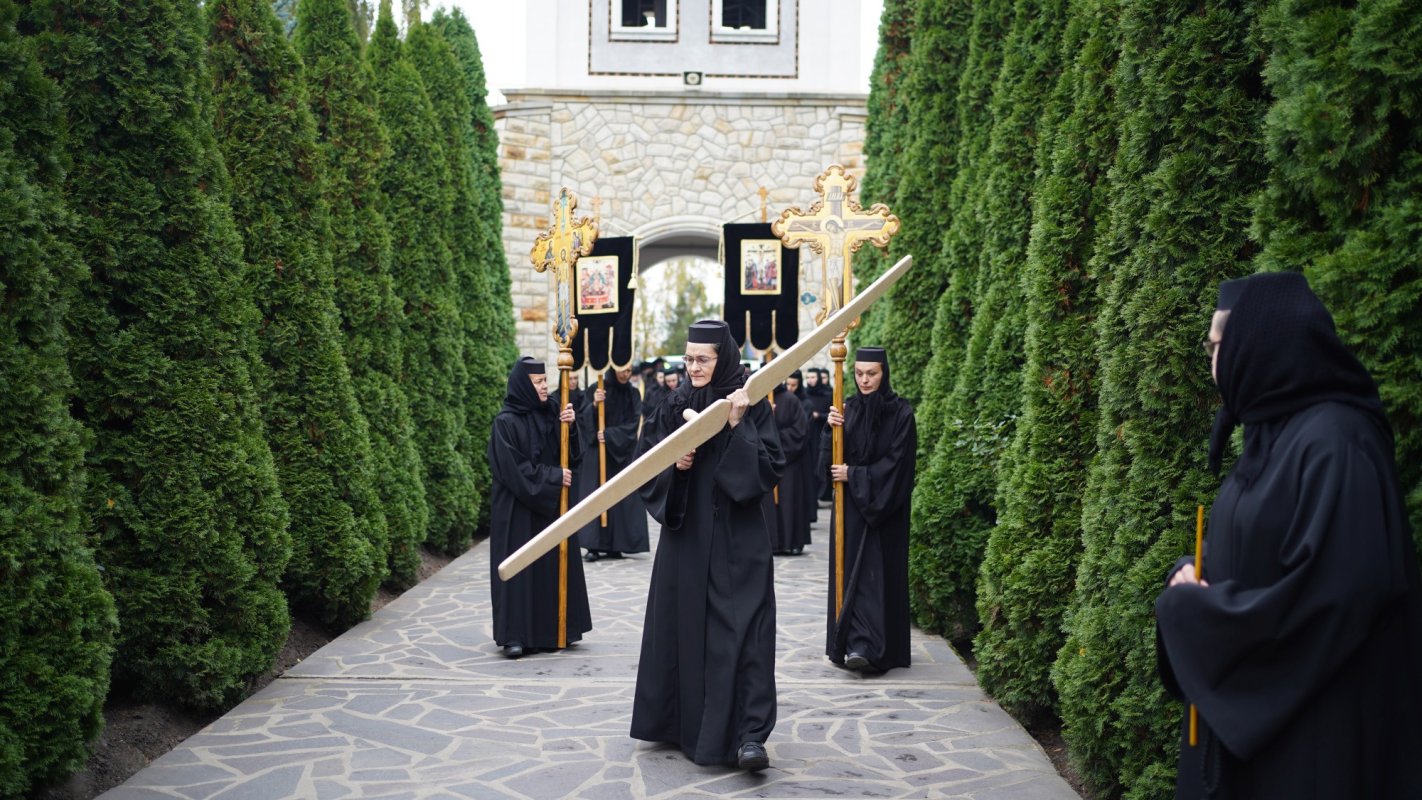 Procesiunea cu moaștele Sfântului Mare Mucenic Ioan cel Nou a ajuns la final 188175