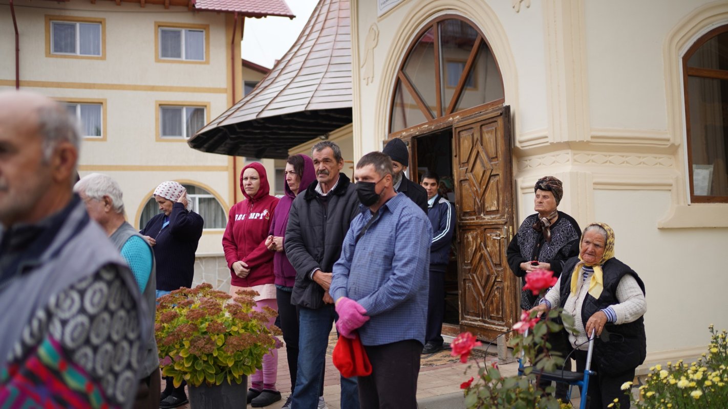 Procesiunea cu moaștele Sfântului Mare Mucenic Ioan cel Nou a ajuns la final 188189