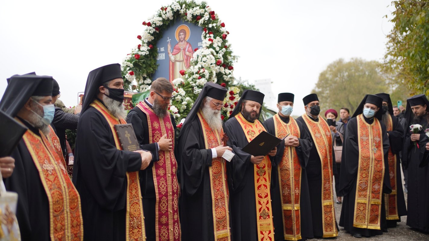 Procesiunea cu moaștele Sfântului Mare Mucenic Ioan cel Nou a ajuns la final 188193