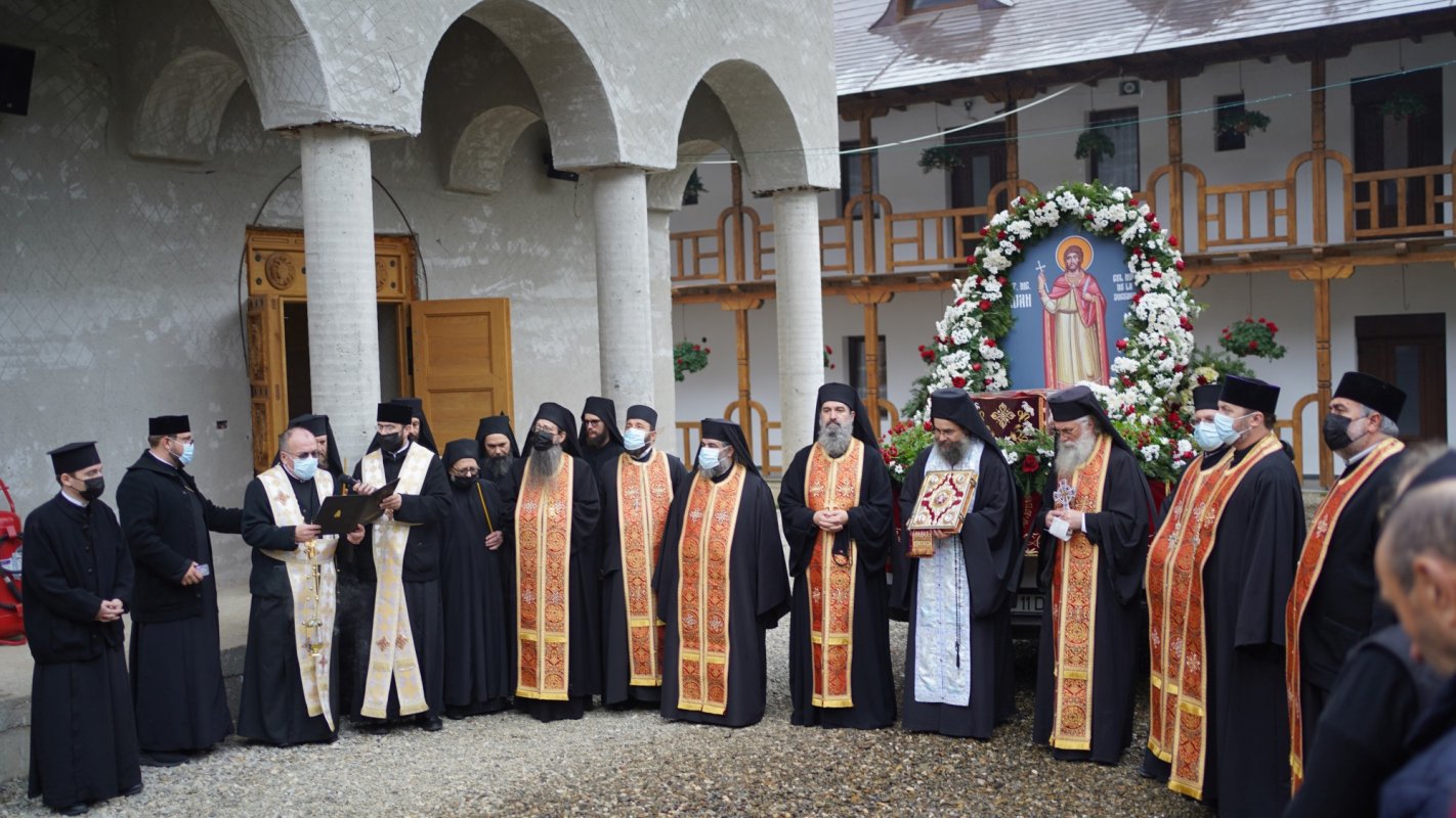 Procesiunea cu moaștele Sfântului Mare Mucenic Ioan cel Nou a ajuns la final 188197