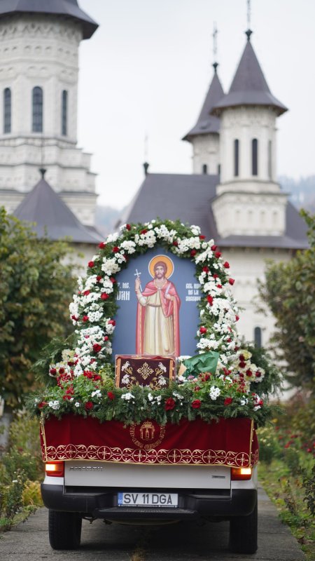 Procesiunea cu moaștele Sfântului Mare Mucenic Ioan cel Nou a ajuns la final 188199