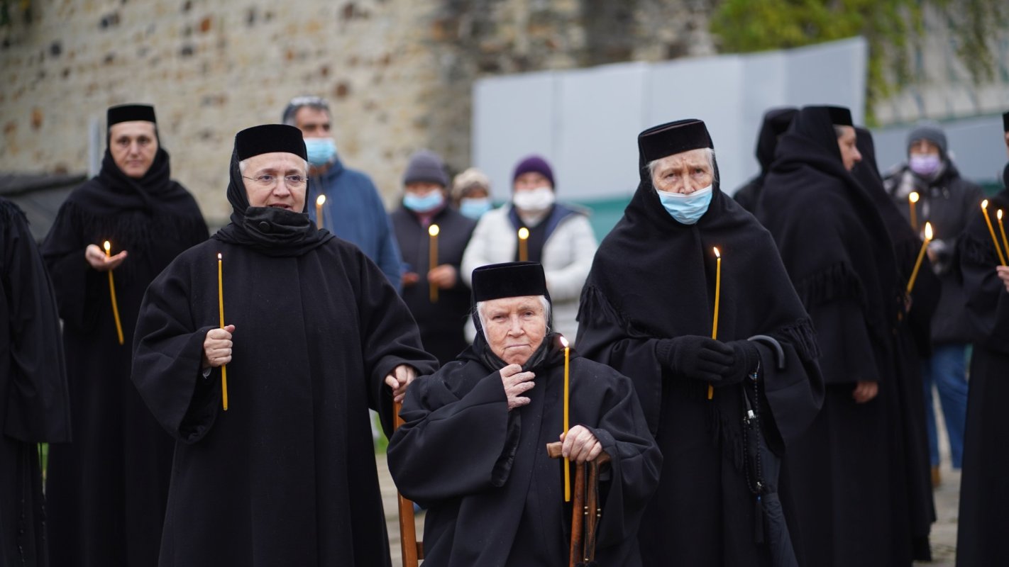 Procesiunea cu moaștele Sfântului Mare Mucenic Ioan cel Nou a ajuns la final 188219
