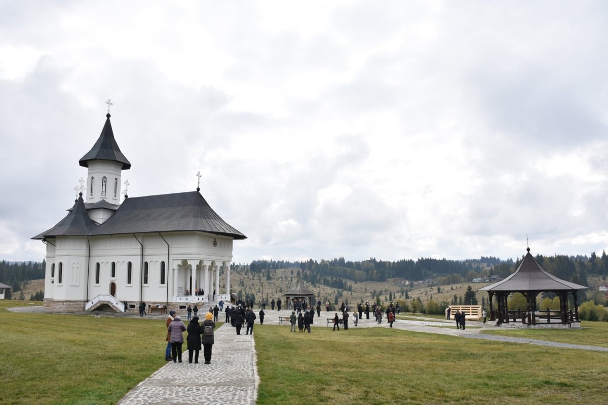 Ocrotitoarea Moldovei, prăznuită la Mănăstirea Râșca Transilvană 188430