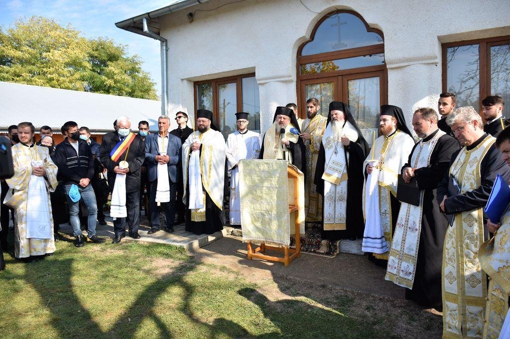 Doamna Tasia Nica, mama PS Părinte Emilian Crișanul, a fost înmormântată la Berezeni, Huși 188700