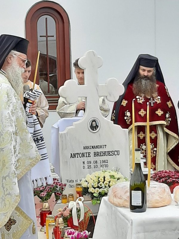 Parastas pentru sufletul vrednicului de pomenire arhim. Antonie Brehuiescu 188774