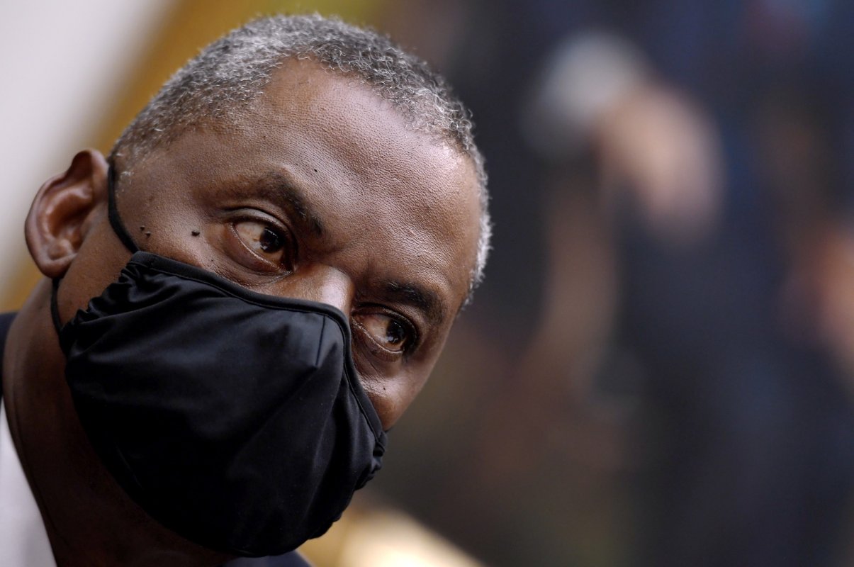 Vizită în România a secretarului american al apărării 188679