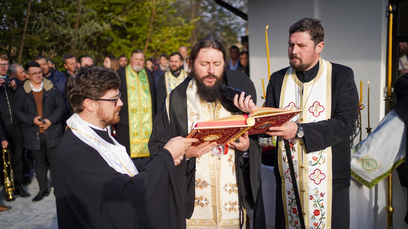 A fost sfințit Paraclisul „Sfântul Mucenic Ioan Rusul” din Voitinel 188992