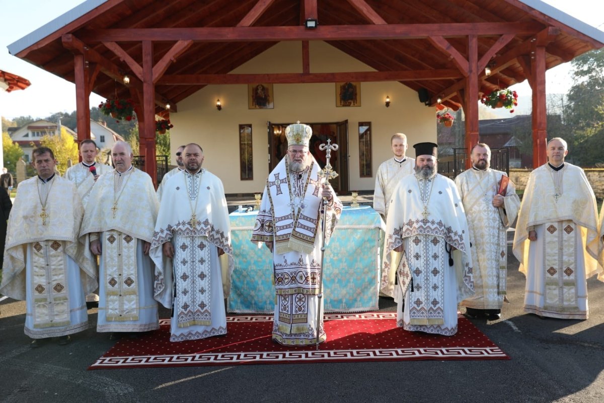 Binecuvântare arhierească în Parohia Buciumi, Maramureş 189022