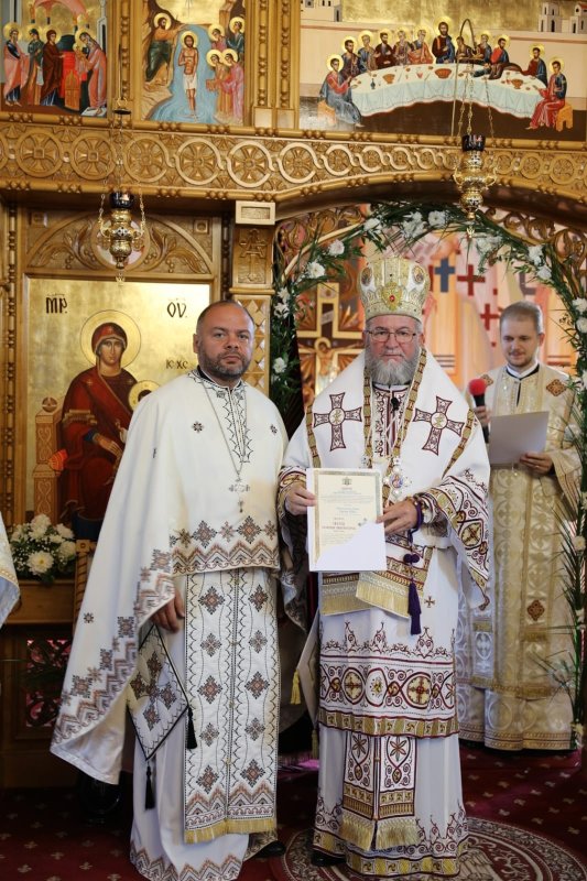 Binecuvântare arhierească în Parohia Buciumi, Maramureş 189024