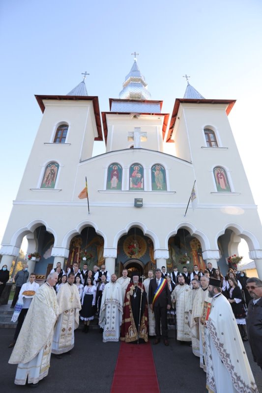 Binecuvântare arhierească în Parohia Buciumi, Maramureş 189025