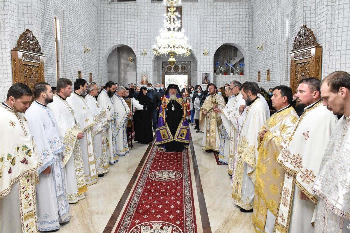 Hramul bisericii de lemn „Sfântul Apostol și Evanghelist Luca” de la Mănăstirea Dobric 189028