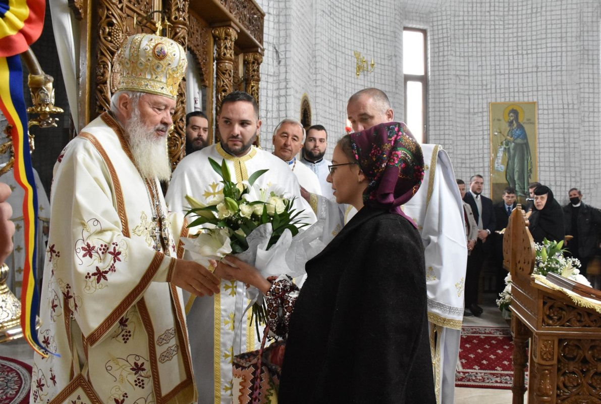 Hramul bisericii de lemn „Sfântul Apostol și Evanghelist Luca” de la Mănăstirea Dobric 189030