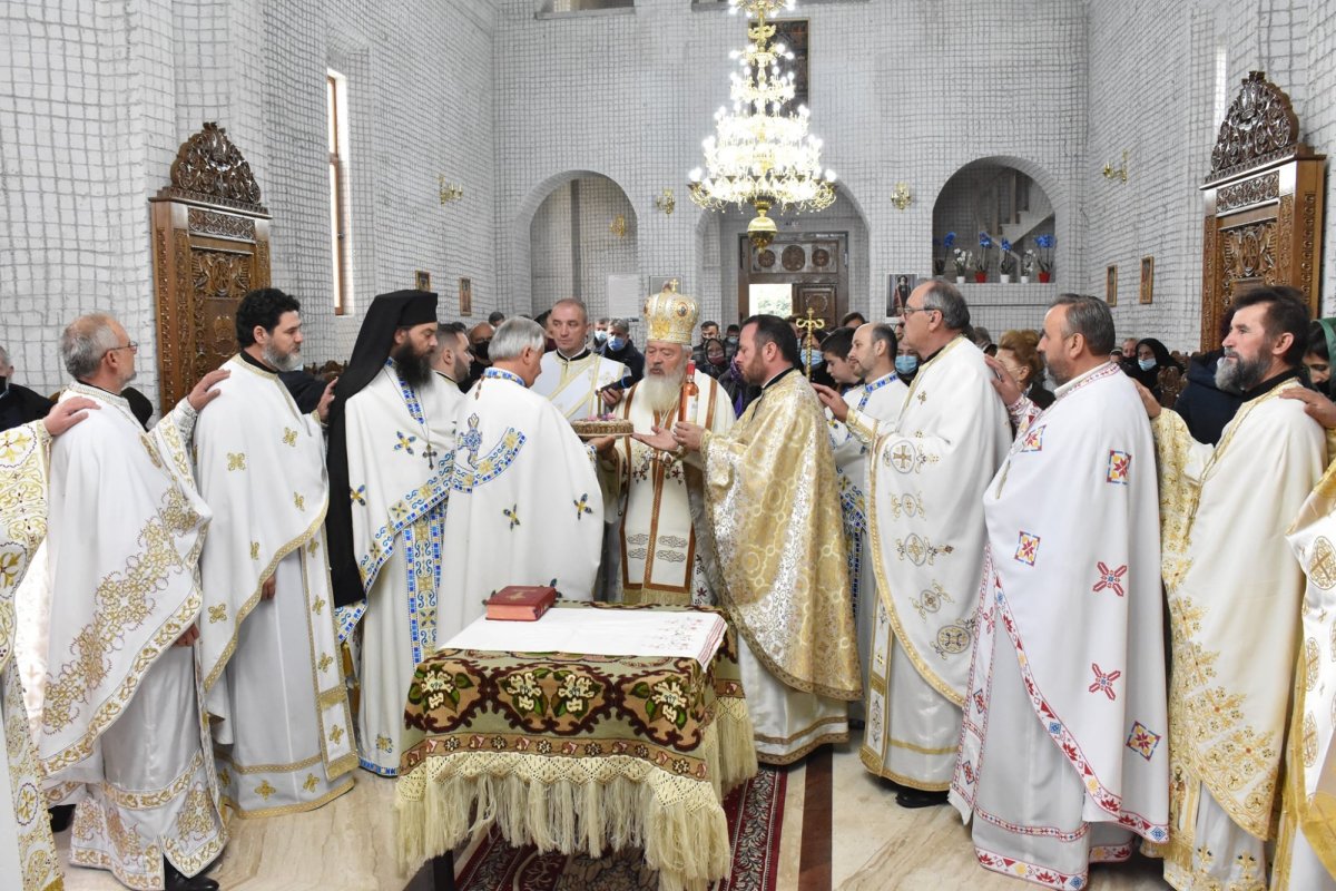 Hramul bisericii de lemn „Sfântul Apostol și Evanghelist Luca” de la Mănăstirea Dobric 189031