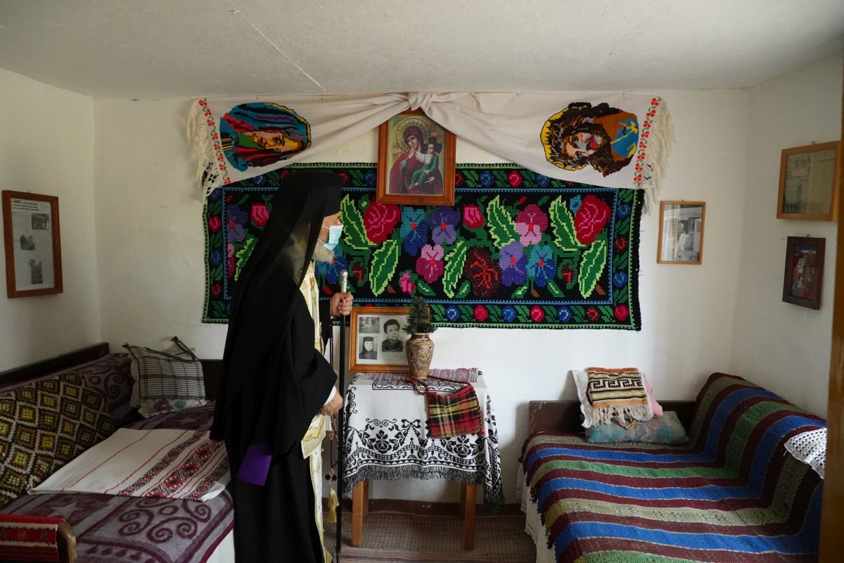 „O viaţă închinată total lui Dumnezeu şi aproapelui” 188871