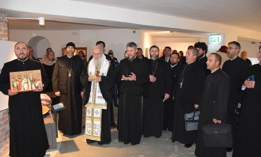 Românii din diasporă au fost binecuvântați de ierarhii lor 189068