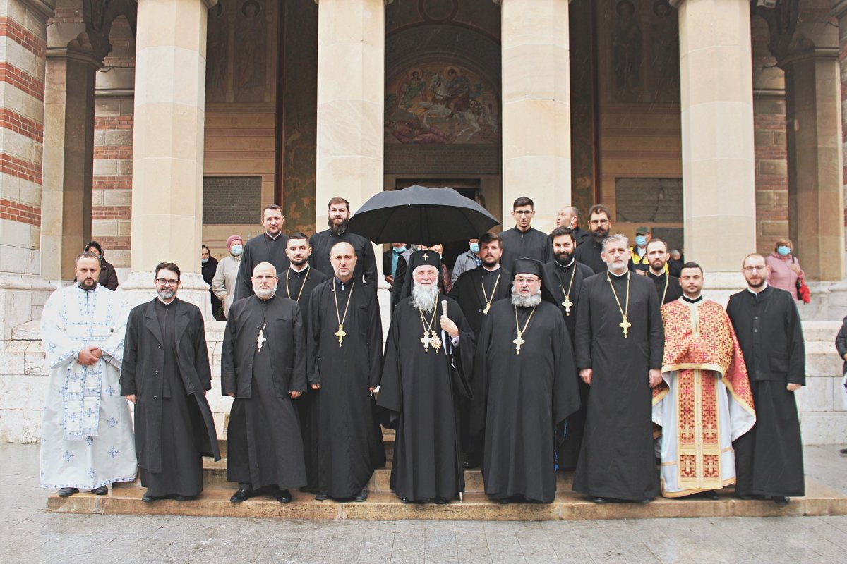 Slujire arhierească la Catedrala Mitropolitană din Craiova 189060