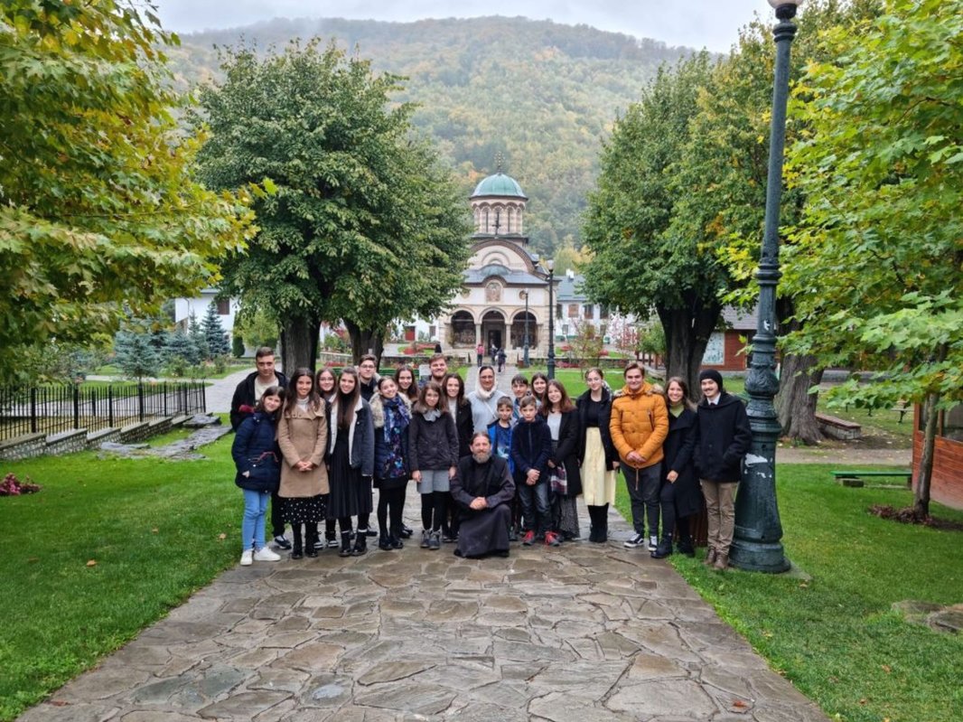 Pelerinaj de suflet al ATOR Banatul de Munte la mănăstirile din Oltenia 189116