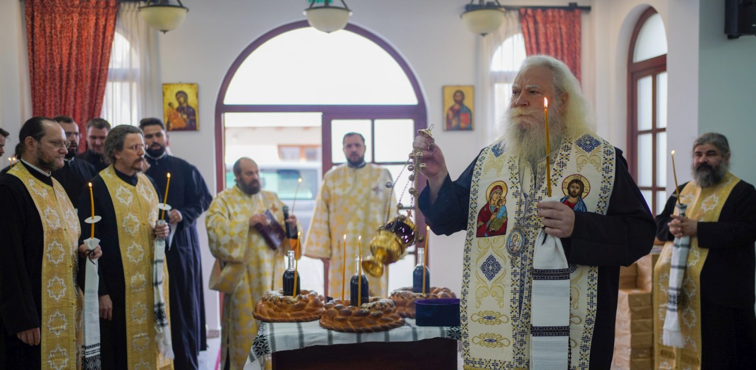 Parastas pentru Vasile Velnic, tatăl starețului Mănăstirii Putna 189245