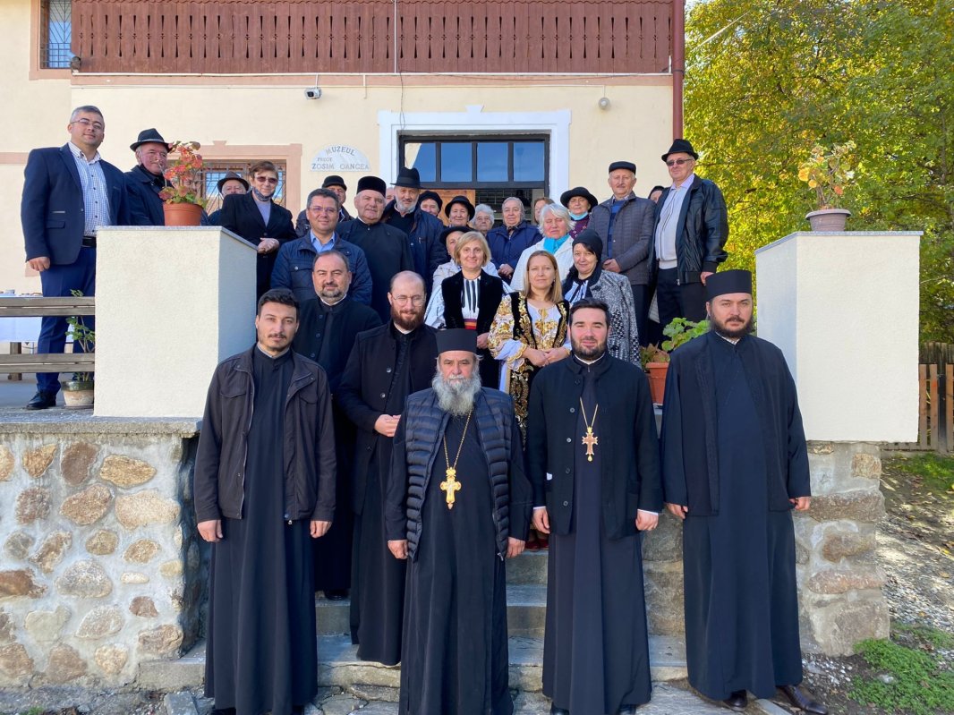 Credincioșii din Sibiel și au sărbătorit ocrotitorii 189363