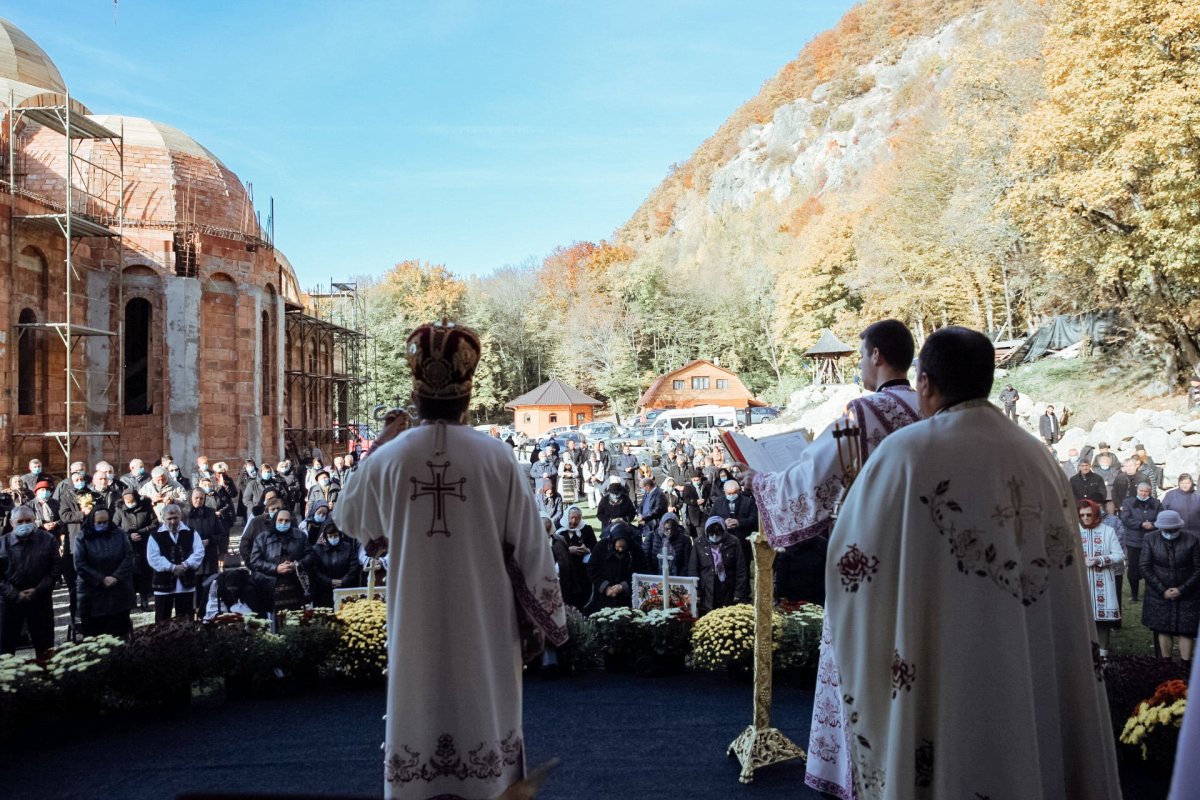 Slujire arhierească la Mănăstirea „Petru Rareș Vodă” din Ciceu Corabia 189358