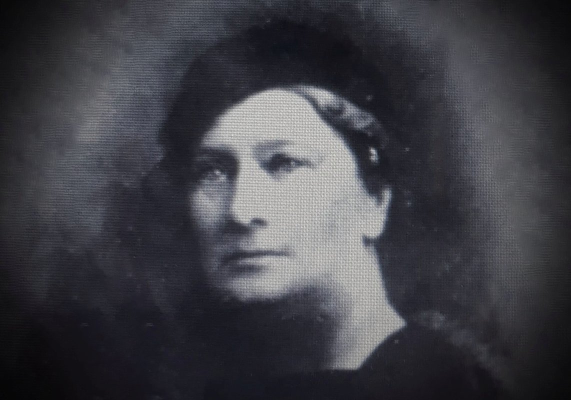 Nina Arbore, de la portretistică la pictura bisericească 188782