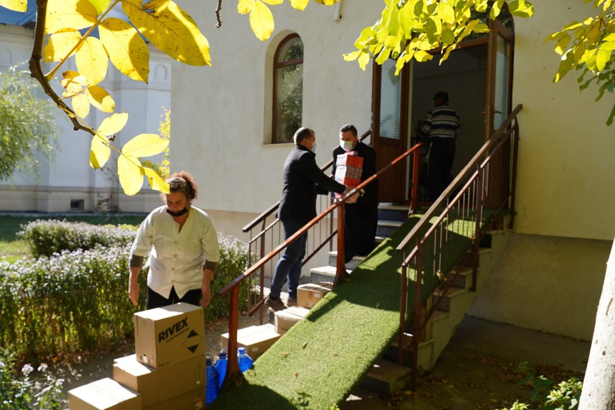 Arhiepiscopia Dunării de Jos sprijină în continuare spitalele şi centrele sociale  189838