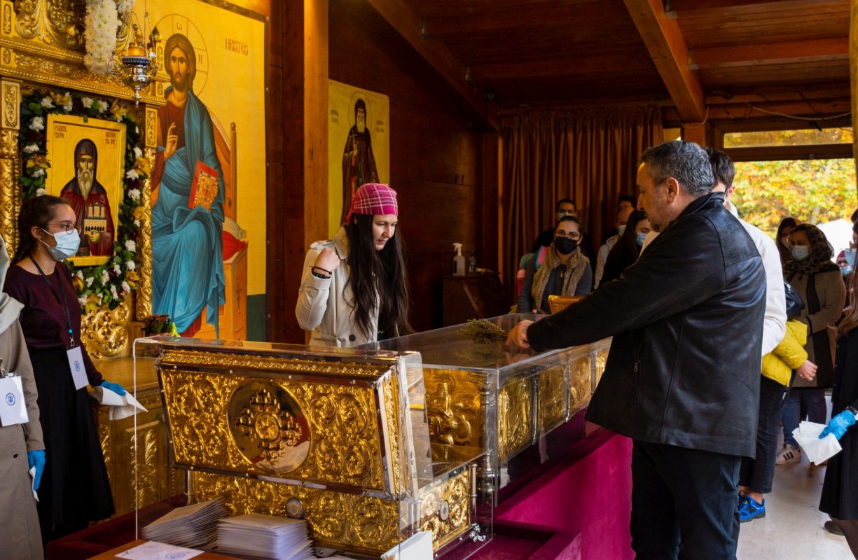 Alături de sfinții Bisericii prin rugăciune, închinare și cinstire 190207