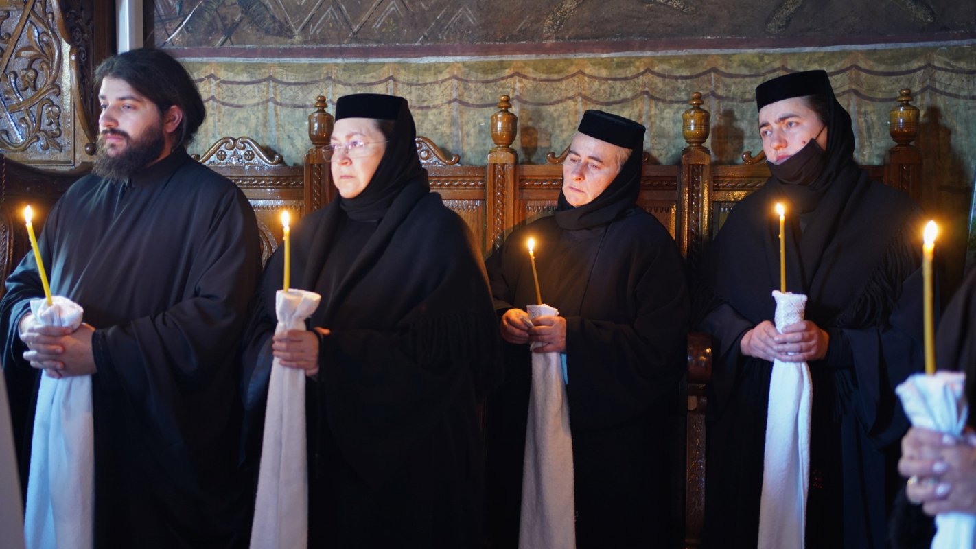 Părintele protosinghel David Oprea pomenit la parastasul de 40 de zile 190482