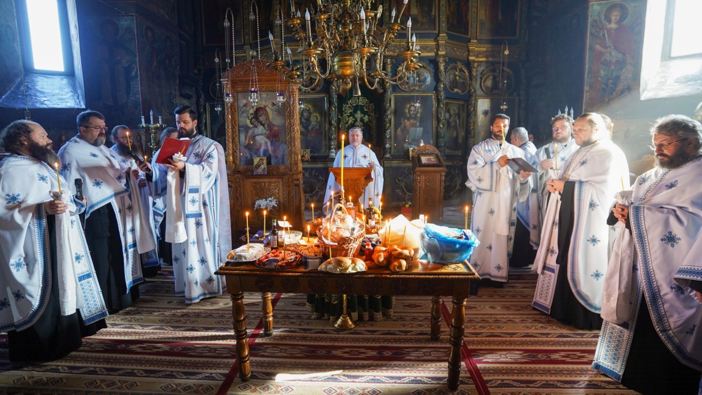 Părintele protosinghel David Oprea pomenit la parastasul de 40 de zile 190484