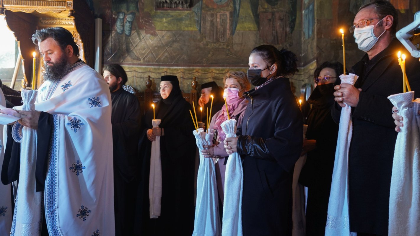 Părintele protosinghel David Oprea pomenit la parastasul de 40 de zile 190485