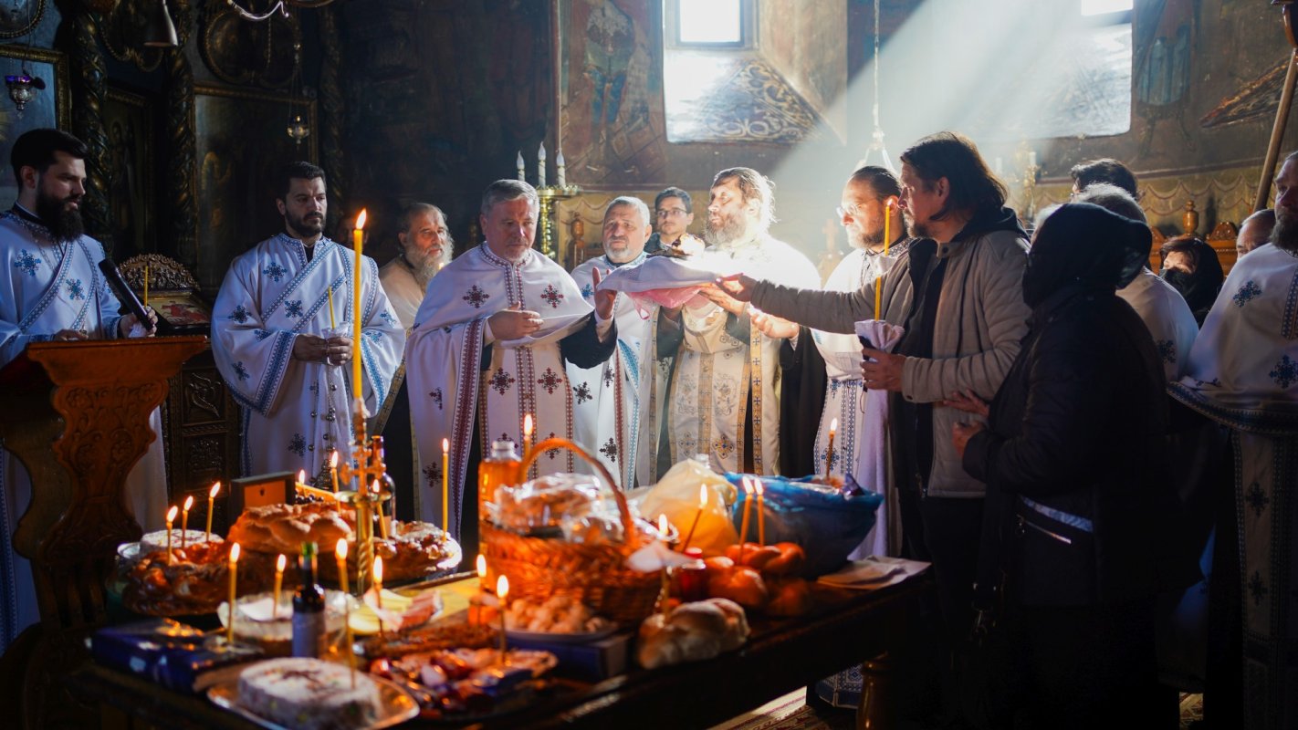 Părintele protosinghel David Oprea pomenit la parastasul de 40 de zile 190491