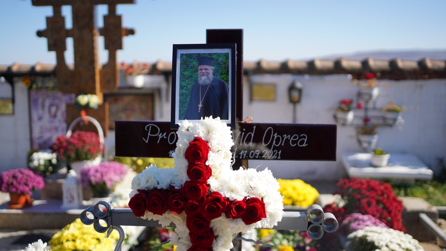 Părintele protosinghel David Oprea pomenit la parastasul de 40 de zile 190504