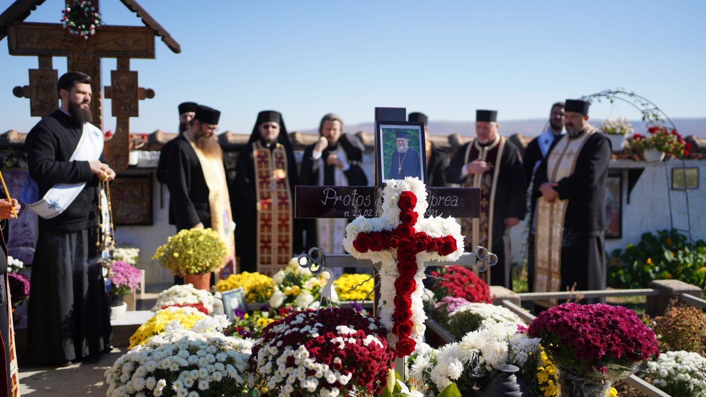 Părintele protosinghel David Oprea pomenit la parastasul de 40 de zile 190514