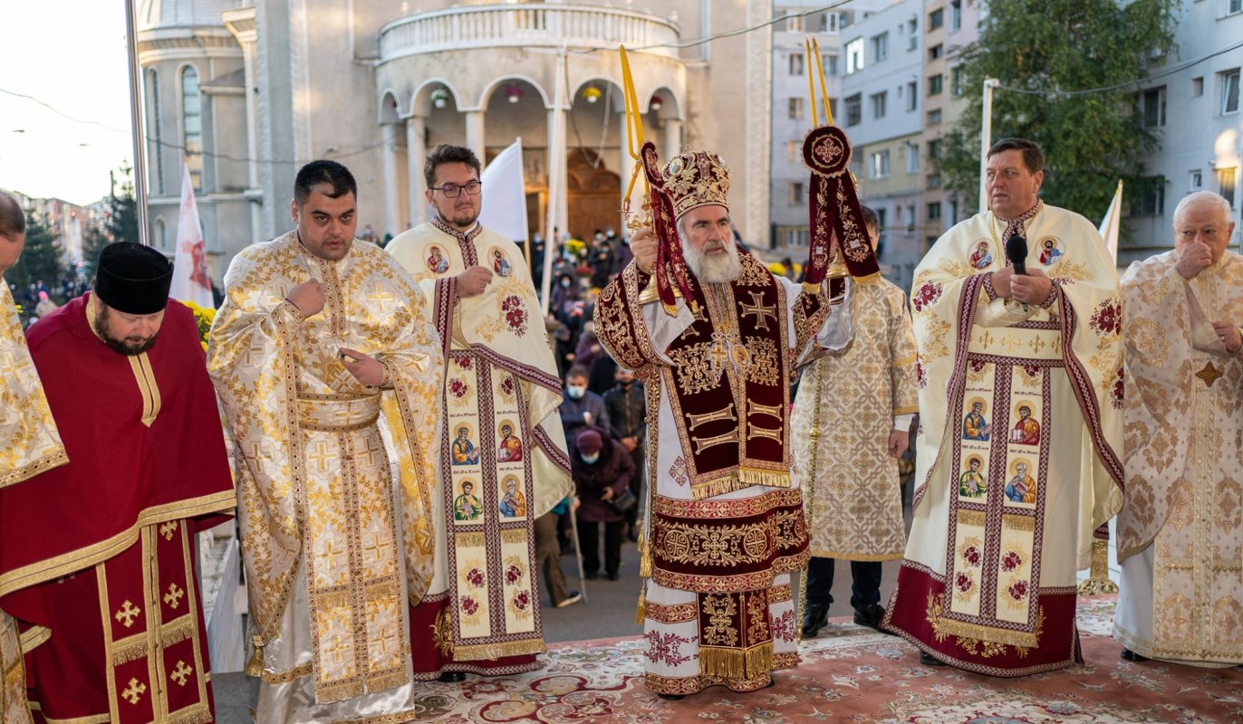 Hramul Bisericii „Sfântul Dumitru” din cartierul băcăuan Narcisa 190607