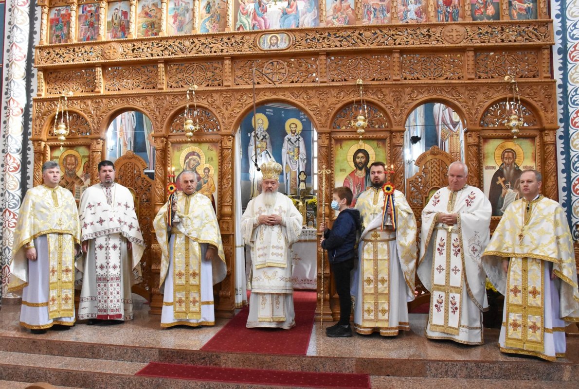 Hram la singura biserică clujeană pusă sub ocrotirea Sfântului Dimitrie cel Nou 190930