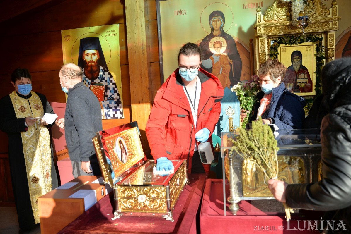 Daruri binecuvântate pentru credincioșii prezenți pe Colina Bucuriei la sărbătoarea Sfântului Cuvios Dimitrie cel Nou, Ocrotitorul Bucureștilor (21-28 octombrie 2021) 191109