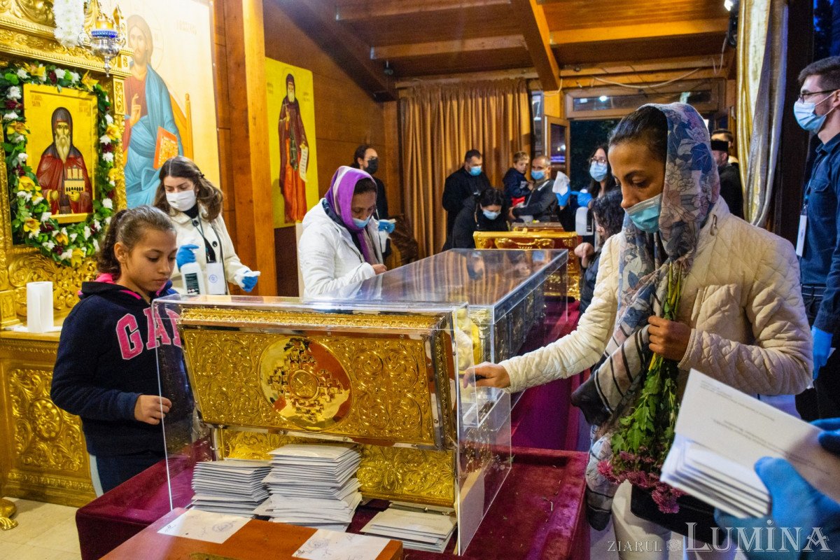 Daruri binecuvântate pentru credincioșii prezenți pe Colina Bucuriei la sărbătoarea Sfântului Cuvios Dimitrie cel Nou, Ocrotitorul Bucureștilor (21-28 octombrie 2021) 191116