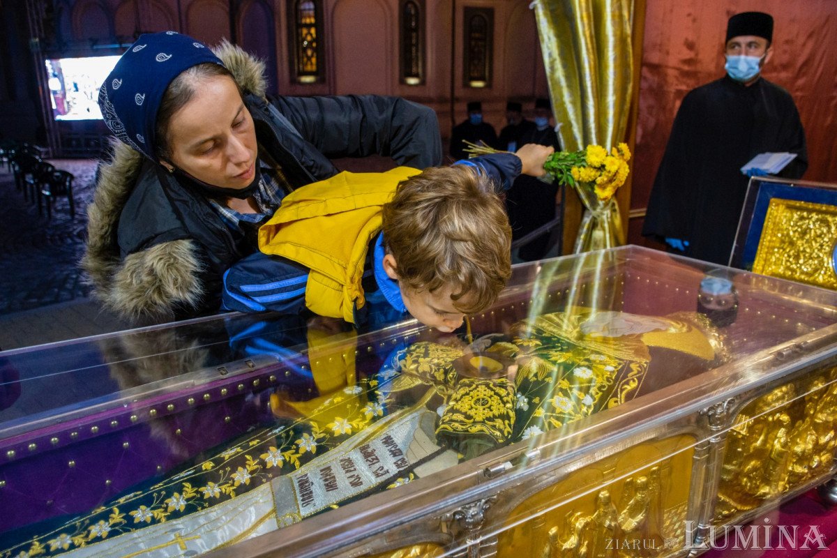 Daruri binecuvântate pentru credincioșii prezenți pe Colina Bucuriei la sărbătoarea Sfântului Cuvios Dimitrie cel Nou, Ocrotitorul Bucureștilor (21-28 octombrie 2021) 191119