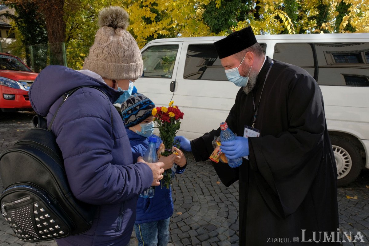 Daruri binecuvântate pentru credincioșii prezenți pe Colina Bucuriei la sărbătoarea Sfântului Cuvios Dimitrie cel Nou, Ocrotitorul Bucureștilor (21-28 octombrie 2021) 191123