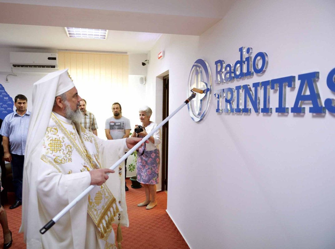 Pelerinii sfinţilor şi lumina spirituală transmisă din inimi către inimi 191017