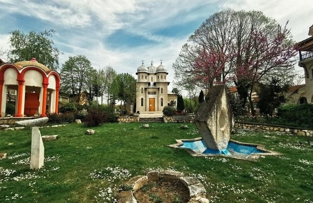 Revista presei 191035