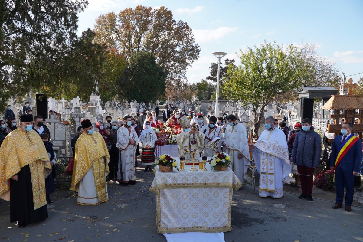 Capelă înnoită la Cimitirul „Sfinţii Împăraţi Constantin şi Elena” din orașul Brăila  191201