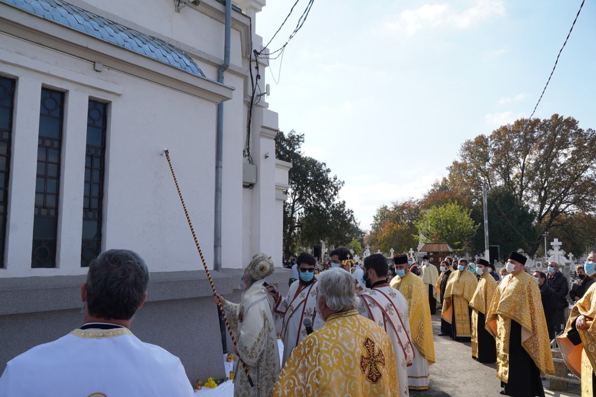 Capelă înnoită la Cimitirul „Sfinţii Împăraţi Constantin şi Elena” din orașul Brăila  191203
