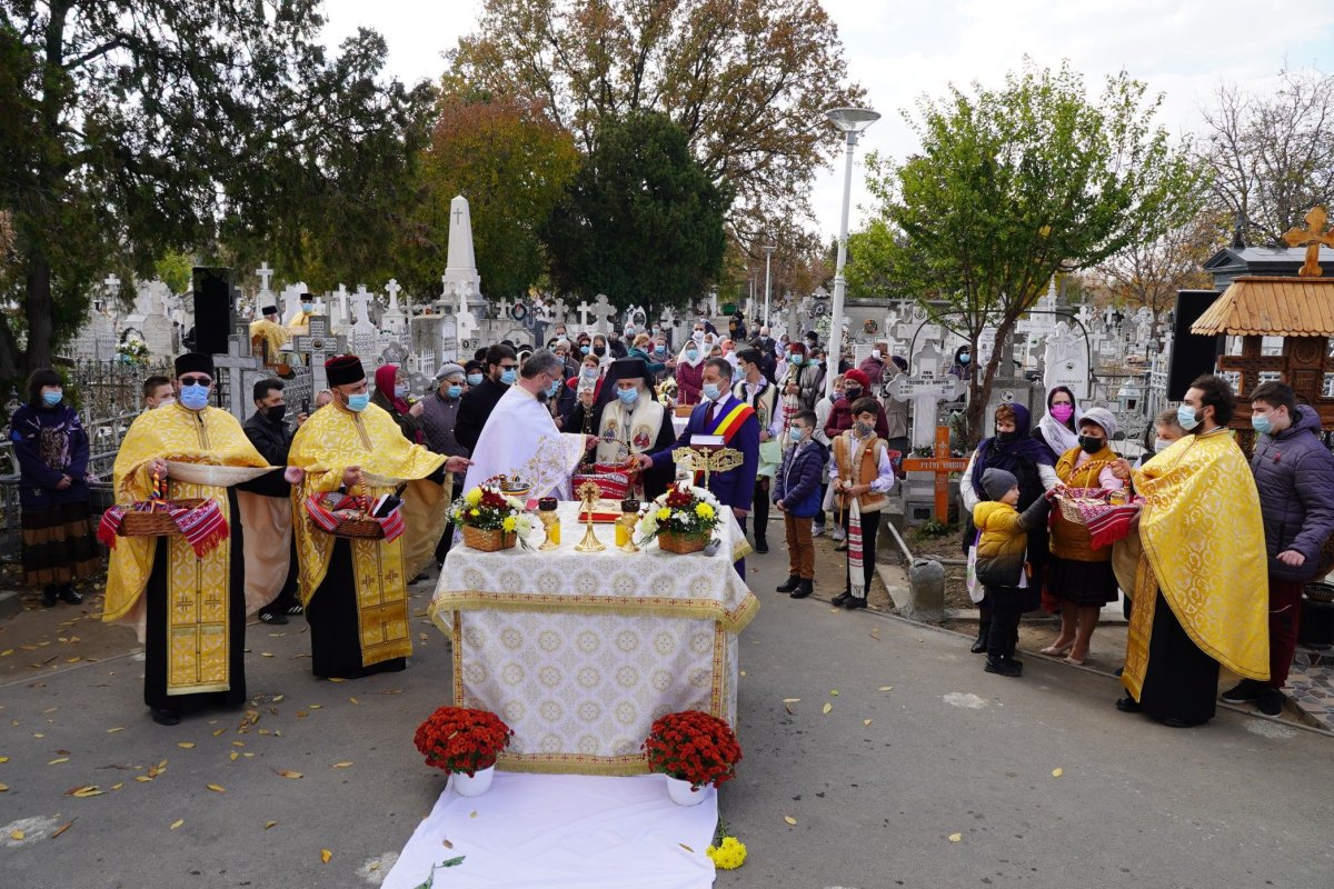 Capelă înnoită la Cimitirul „Sfinţii Împăraţi Constantin şi Elena” din orașul Brăila  191212
