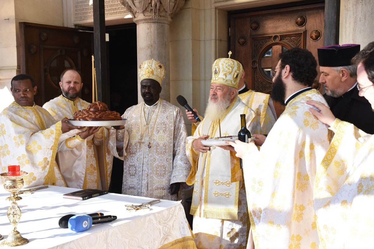 Înaltpreasfinţitul Mitropolit Andrei și Episcopul Neophytos din Kenya au slujit la Catedrala Mitropolitană clujeană 191390