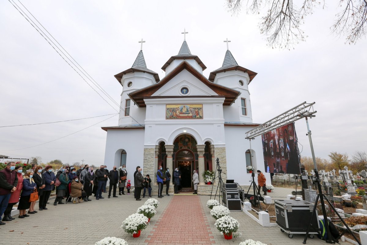 Târnosirea bisericii de 200 de ani  din parohia vrânceană Popești I 191309