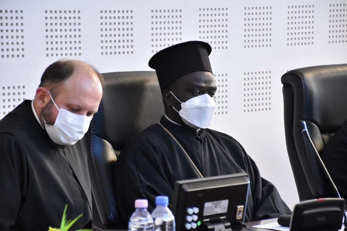 Simpozion internaţional la Cluj: „Pastorație și Duhovnicie în Diaspora Românească. Purtarea de grijă a celor adormiți în cultul și practica Bisericii Ortodoxe”  191406