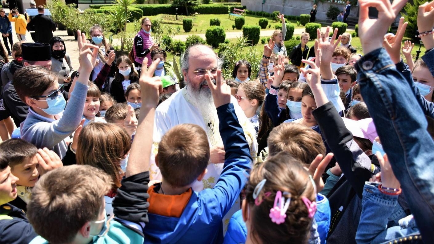 Burse „Episcopul Ioachim Mareș” oferite de Episcopia Hușilor 191552