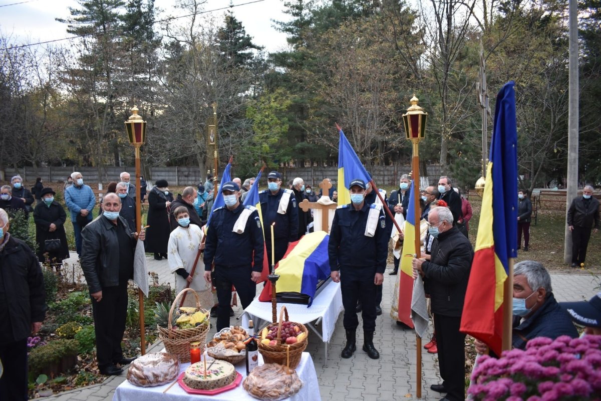 Recunoștință eroilor neamului la Biserica „Sfântul Nicolae”  din Onești 191657