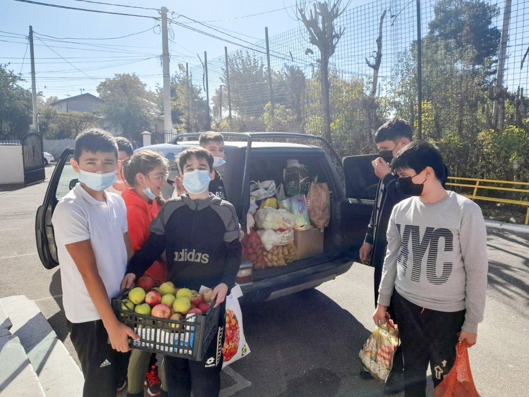 Colectă de fructe organizată de femeile ortodoxe din Buzău și Vrancea 191776